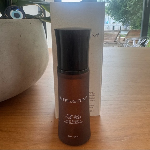 INTROSTEM Stem Cell Facial Toner - new in box - Picture 1 of 2